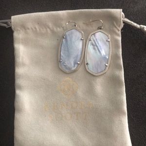 Kendra Scott Elle earrings